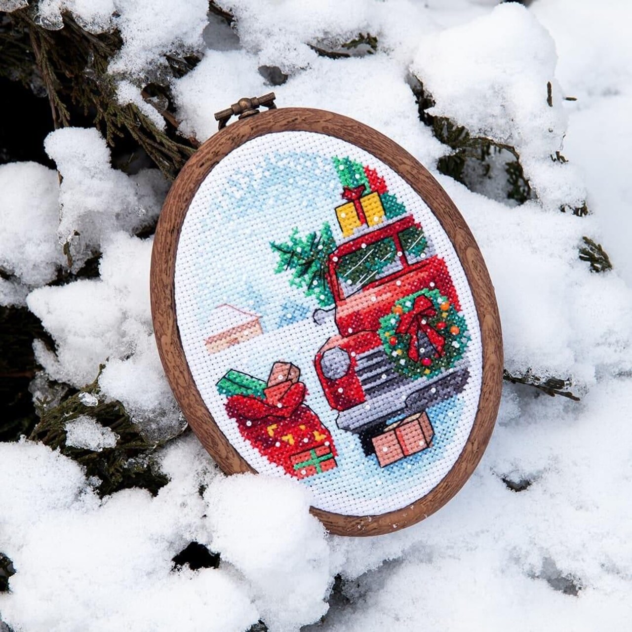 Counted cross stitch kit series "Preparing for the Holidays"